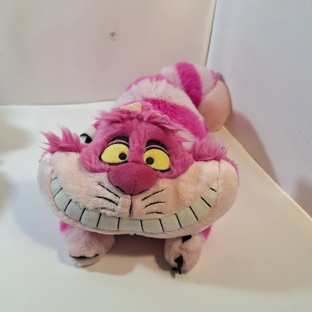 RARE DISNEY STORE EXCLUSIVE CHESHIRE CAT 18